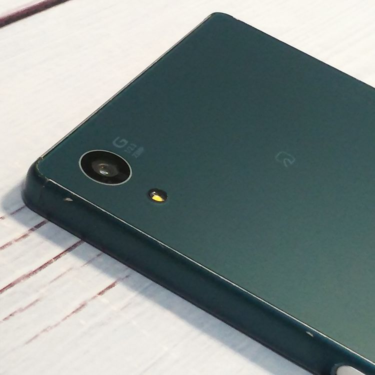 SONY au Xperia Z5 SOV32 Green  655