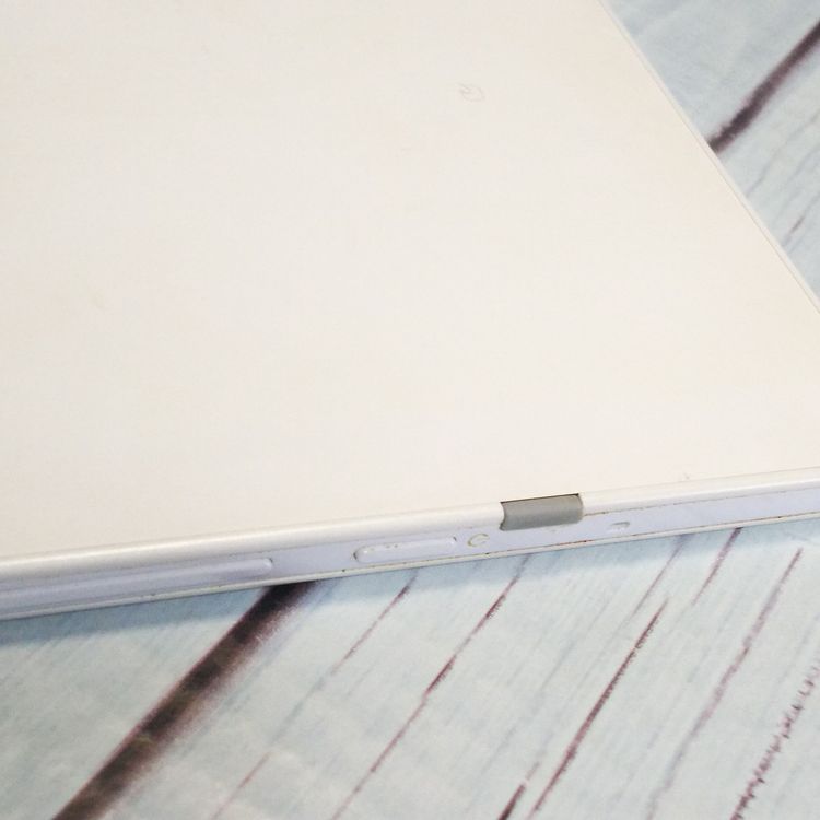 arrows Tab F-04H docomo White  189