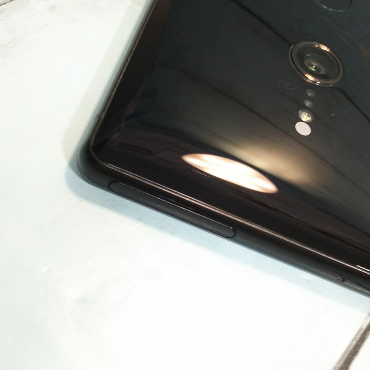 docomo SONY Xperia XZ2 64GB �֥�å� SO-03K  633