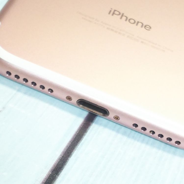 au iPhone7 128GB �������������  ���� 902