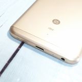 LG au isai Beat LGV34 GOLD �������  817