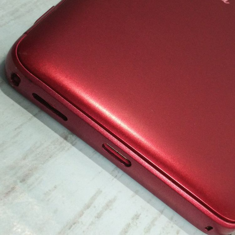 au BASIO3 ������ KYV43 ��å�  752