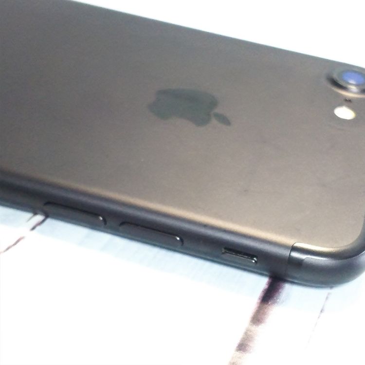 SoftBank iPhone7 32GB �֥�å�  227