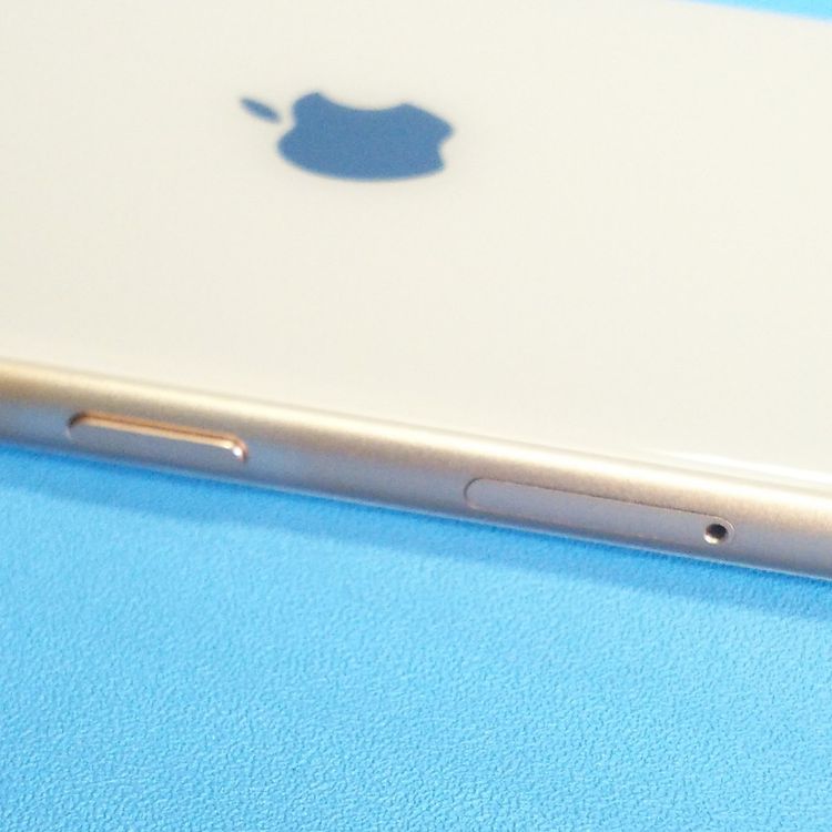 au iPhone8 64GB �������  143