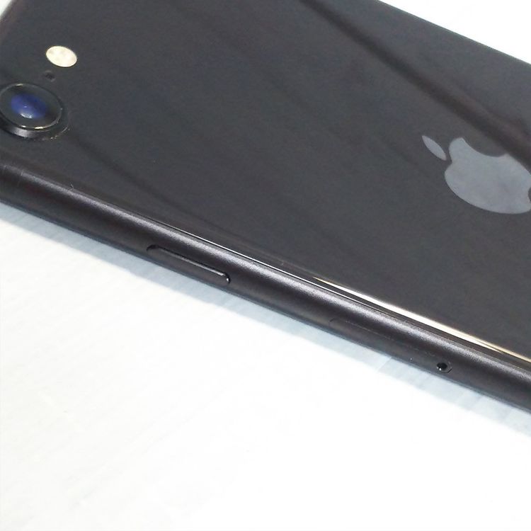 au iPhoneSE ��2���� 64GB �֥�å�  ���� 422