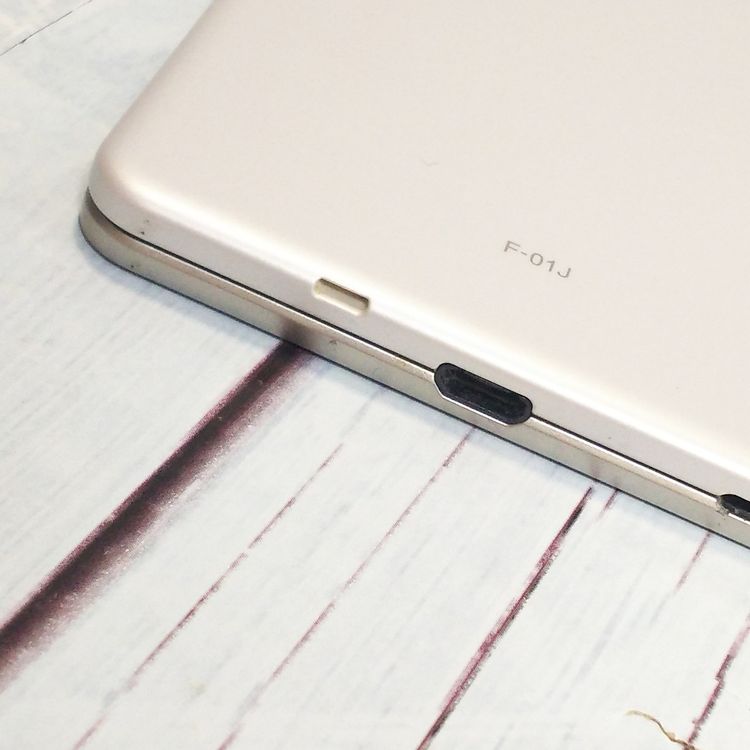 docomo FUJITSU Arrows NX F-01J �ۥ磻�� [������]  670