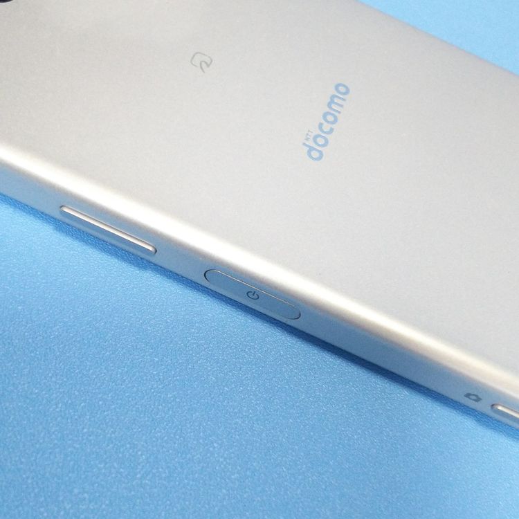 docomo Xperia XZ1 Compact SO-02K white 113