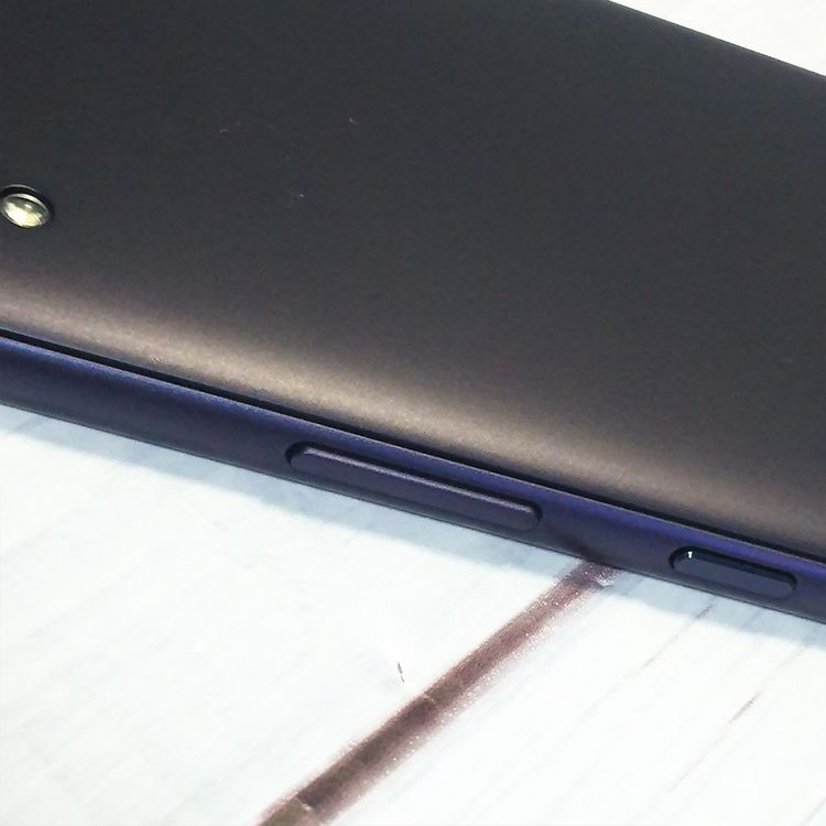 au Qua phone QZ ������ KYV44 ����ǥ���  411