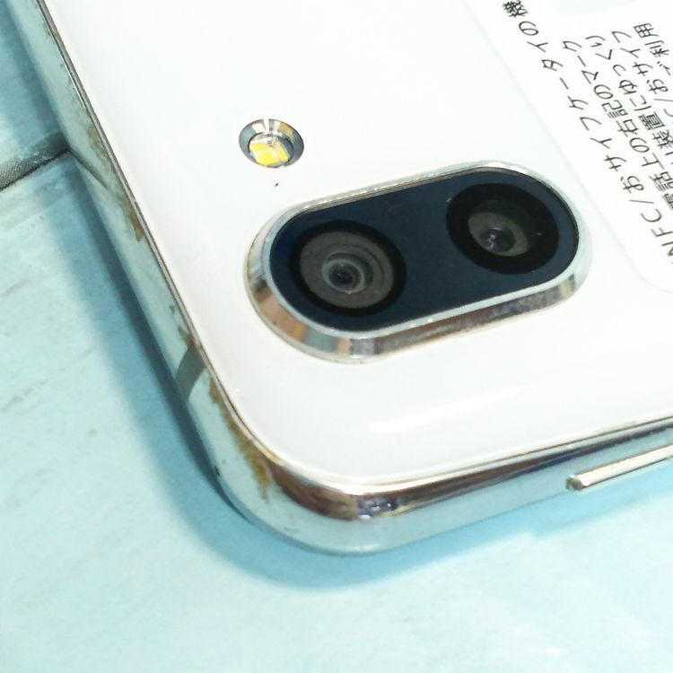 docomo AQUOS R2 SH-03K Platinum White  630