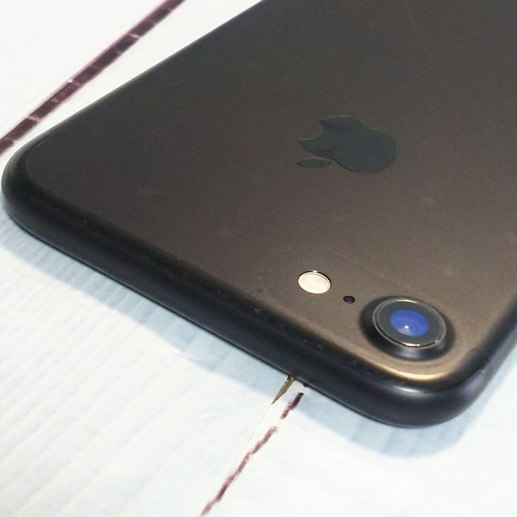 SoftBank iPhone7 32GB �֥�å�  077