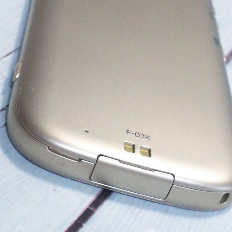 docomo F-03K ������� �餯�餯���ޡ��ȥե��� me  687