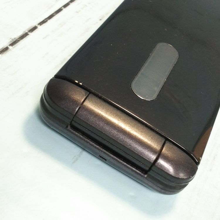 KYOCERA au GRATINA 4G BLACK KYF31  602