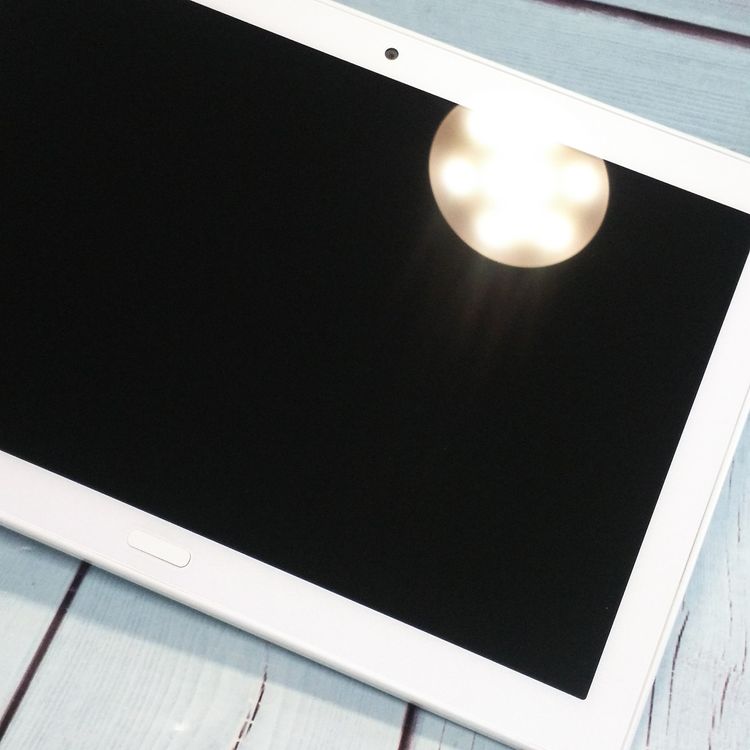 docomo dtab d-41A SHARP Androidタブレット ホワイト  美品 177