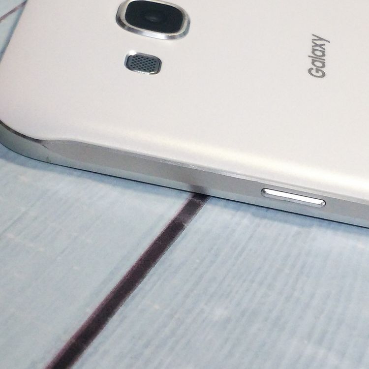 au Galaxy A8 SCV32 32GB �ۥ磻�� �����  053