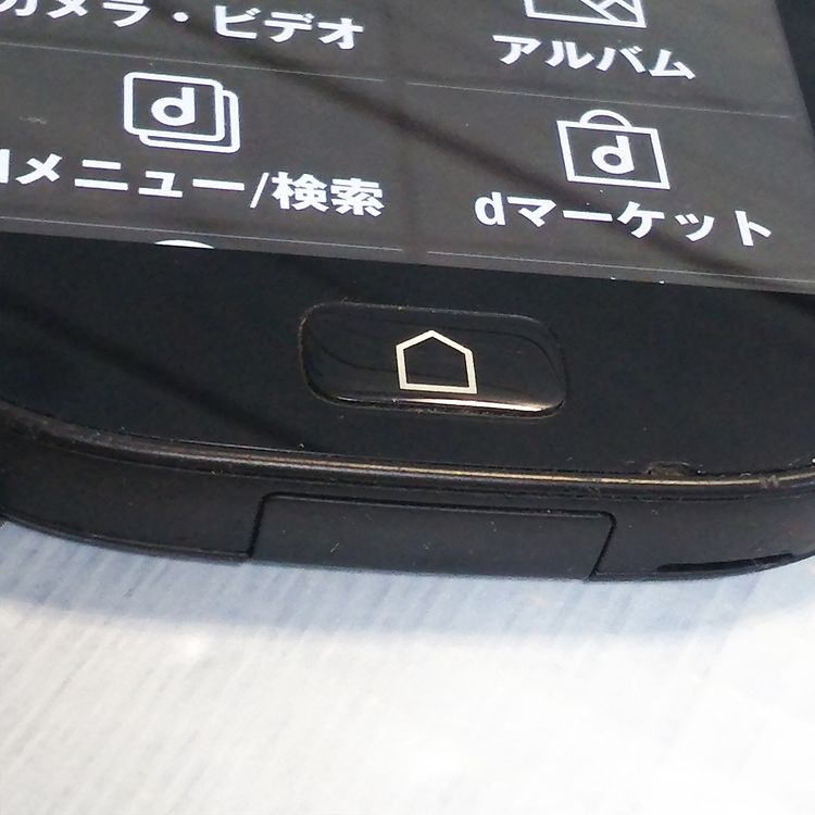 �ٻ��� docomo �餯�餯���ޡ��ȥե���3 �֥�å� F-06F 524