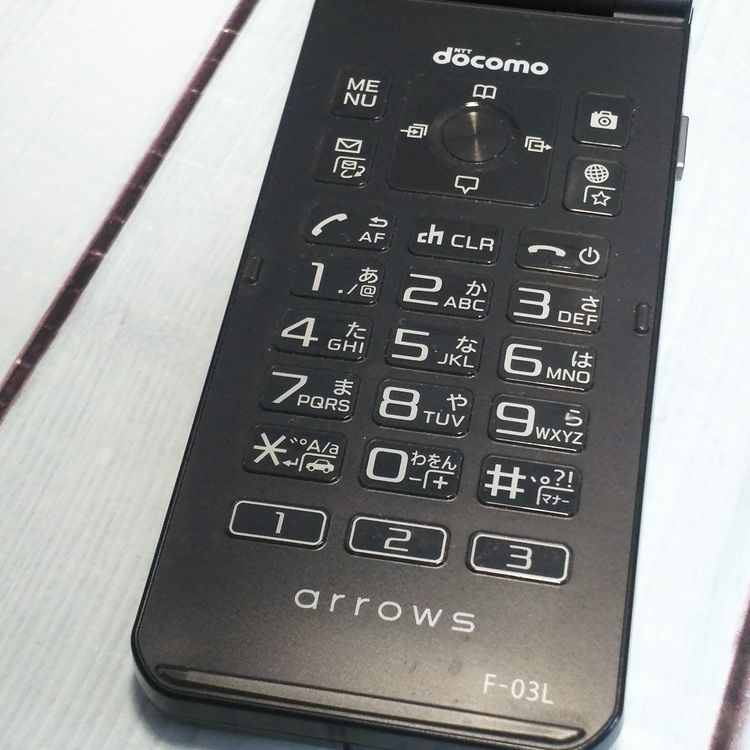 docomo arrows �ٻ��� �������� F-03L �֥�å�  547