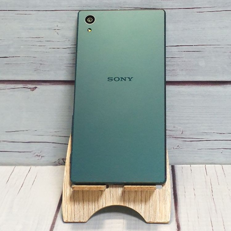SONY au Xperia Z5 SOV32 Green  007