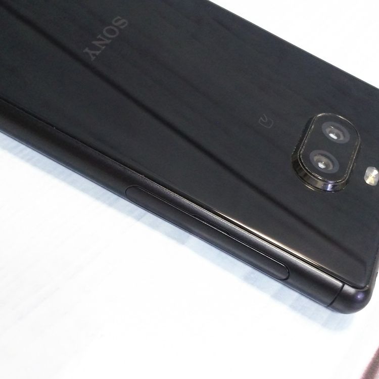 au Xperia8 SOV42 �֥�å�  645