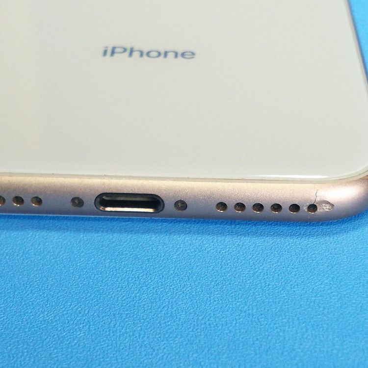 au iPhone8 64GB �������  390