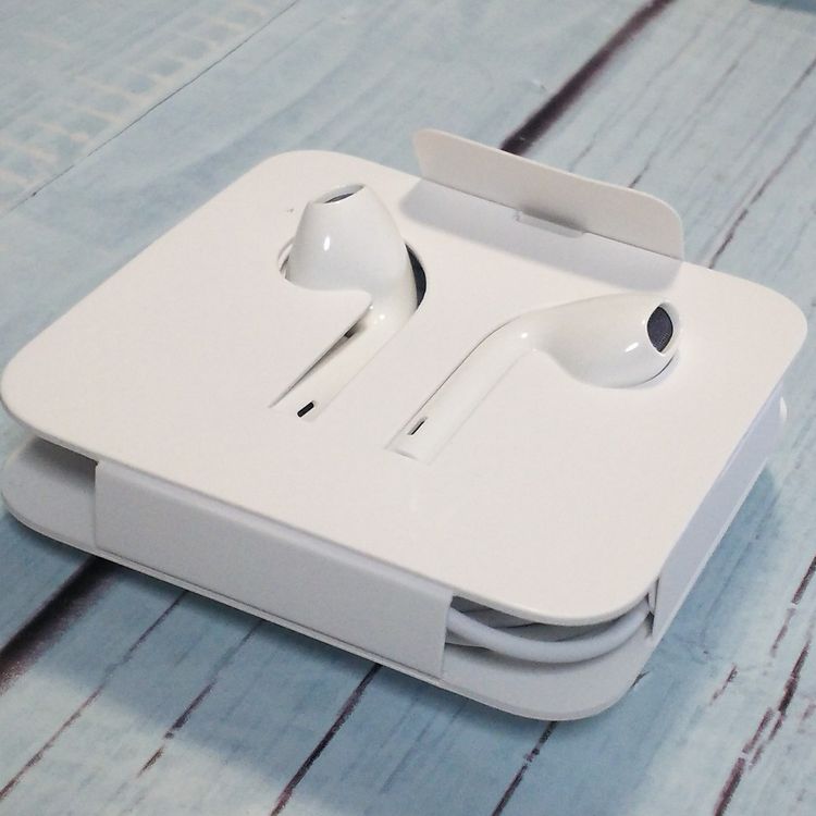 SoftBank iPhone7 32GB �֥�å�  750