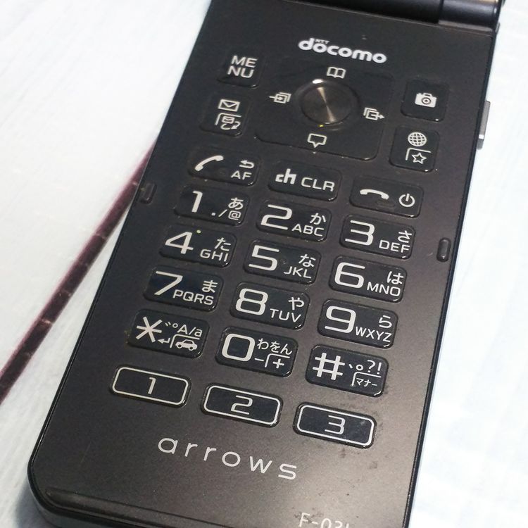 docomo arrows �ٻ��� �������� F-03L �֥�å�  712
