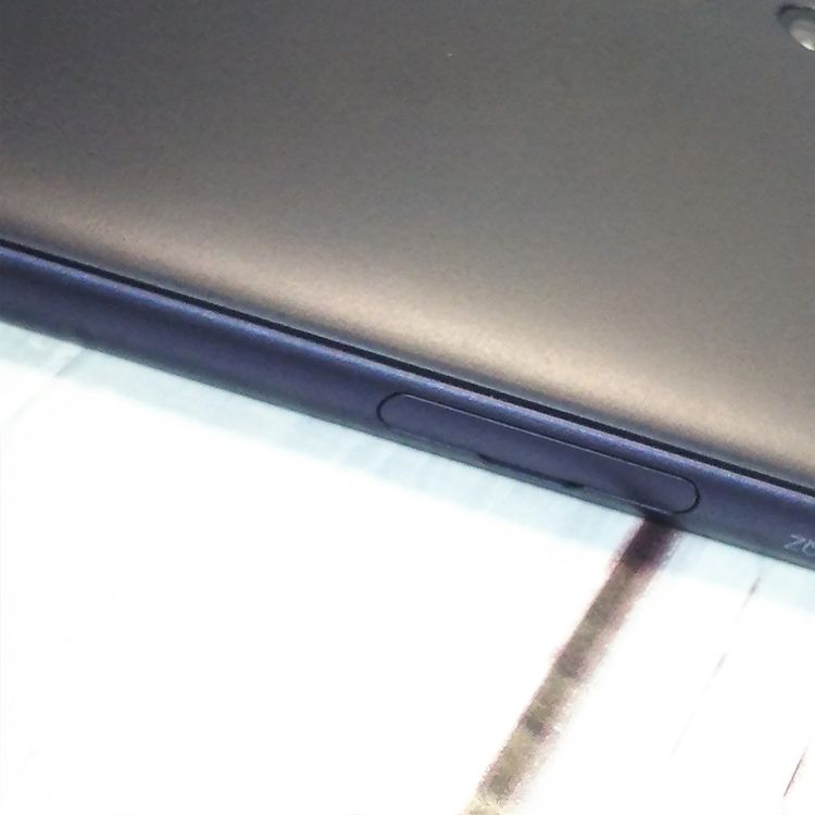 au Qua phone QZ ������ KYV44 ����ǥ���  883