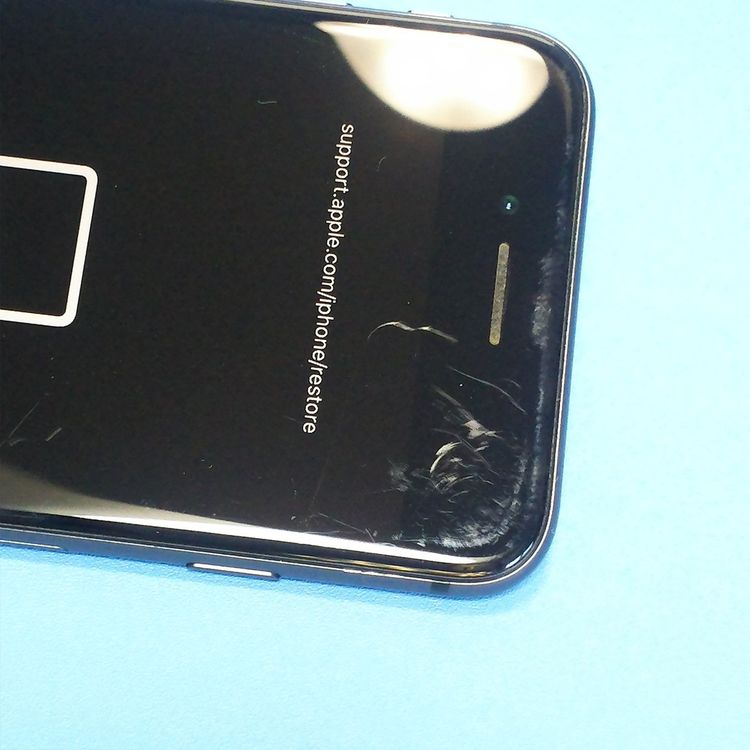 SIM�ե꡼ iPhone8 64GB ���ڡ������졼 [�����] 598