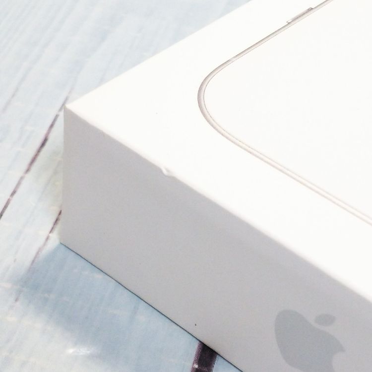 SIM�ե꡼ iPhone16 128GB �ۥ磻�� ����  ̤���� ���� 594