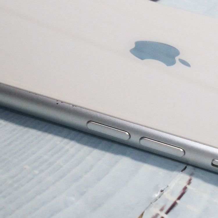 SoftBank iPhone8 Plus 64GB �ۥ磻��  989