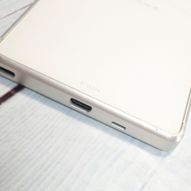 docomo arrows SV F-03H White  935