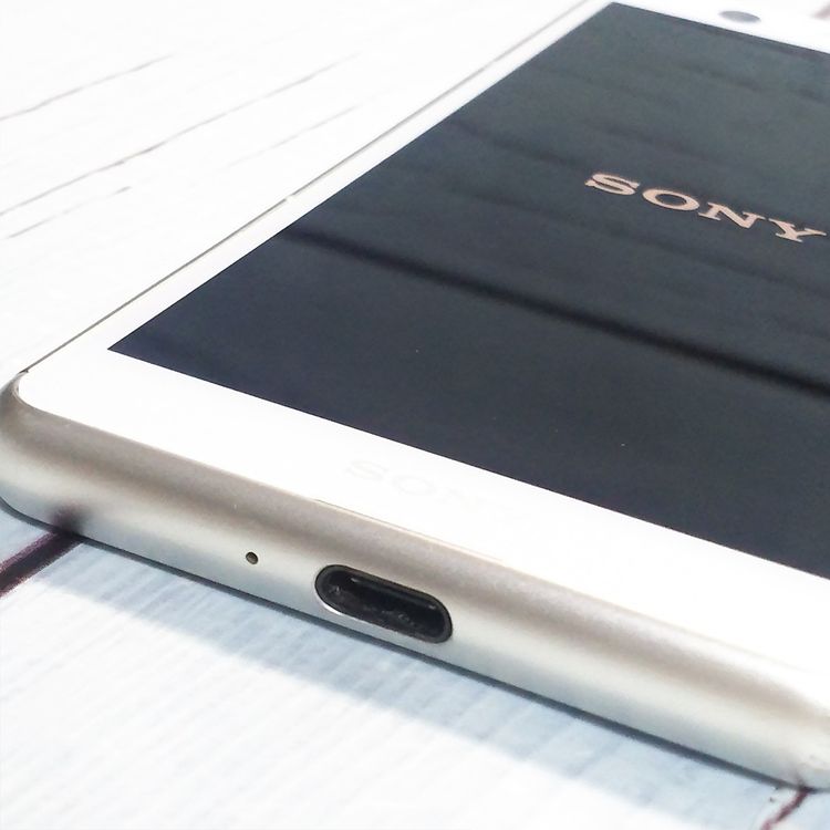 docomo Xperia Ace SO-02L �ۥ磻��  980