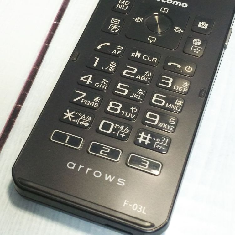 docomo arrows �ٻ��� �������� F-03L �֥�å�  521