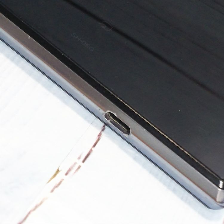 docomo ���㡼�� AQUOS PAD SH-05G 32GB Black �֥�å�  952