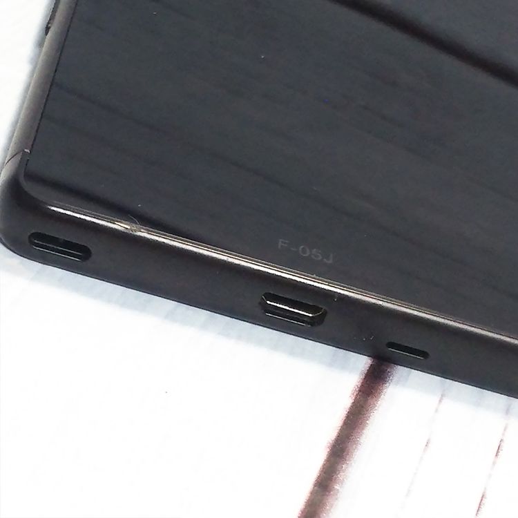 docomo �ٻ��� arrows Be 16GB �֥�å� F-05J  828