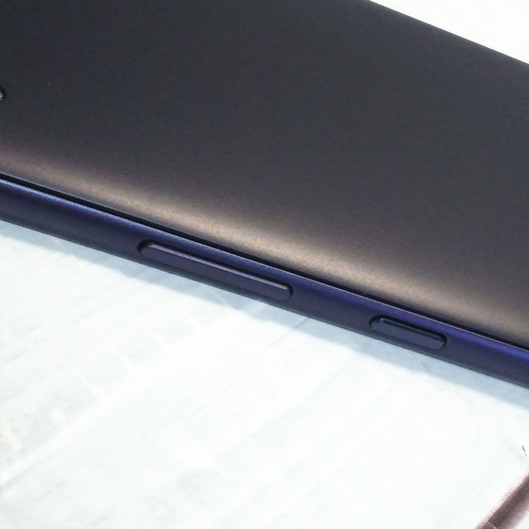 au Qua phone QZ ������ KYV44 ����ǥ���  340