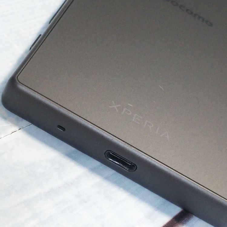 docomo Xperia Z5 Compact SO-02H Black  058