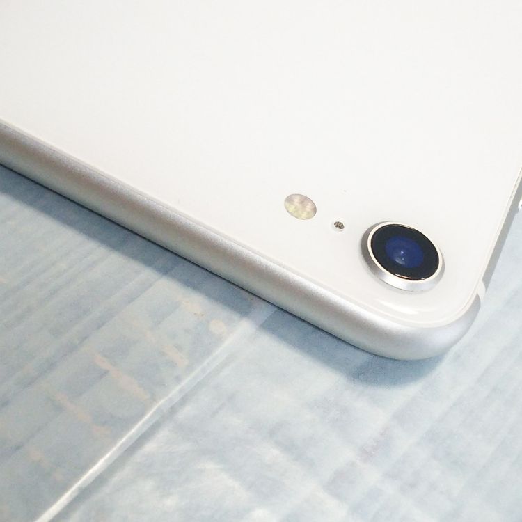 au iPhoneSE ��2���� 64GB �ۥ磻��  470