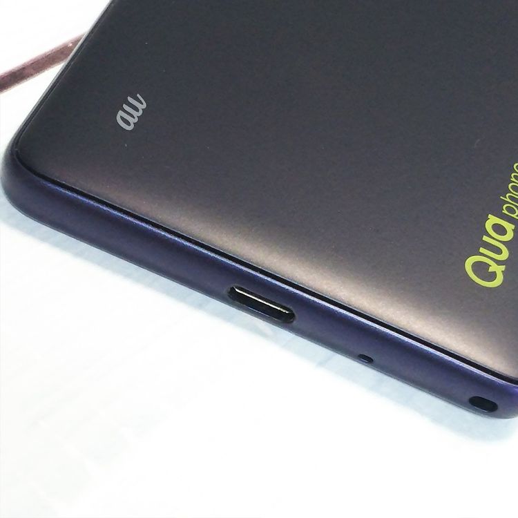 au Qua phone QZ ������ KYV44 ����ǥ���  820