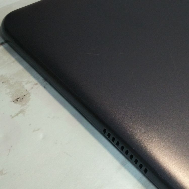 Huawei au Qua tab 02 HWT31 �֥�å�  880