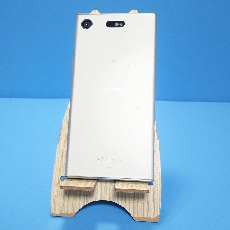 docomo Xperia XZ1 Compact SO-02K white 113