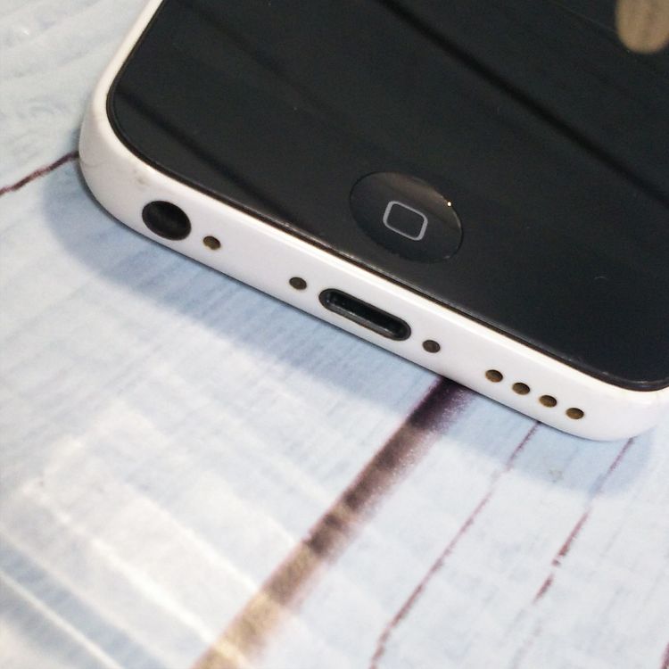 au iPhone5c 16GB �ۥ磻�� 015