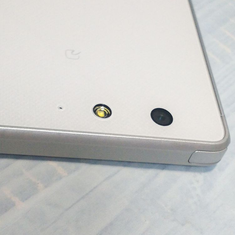 docomo arrows SV F-03H White  189