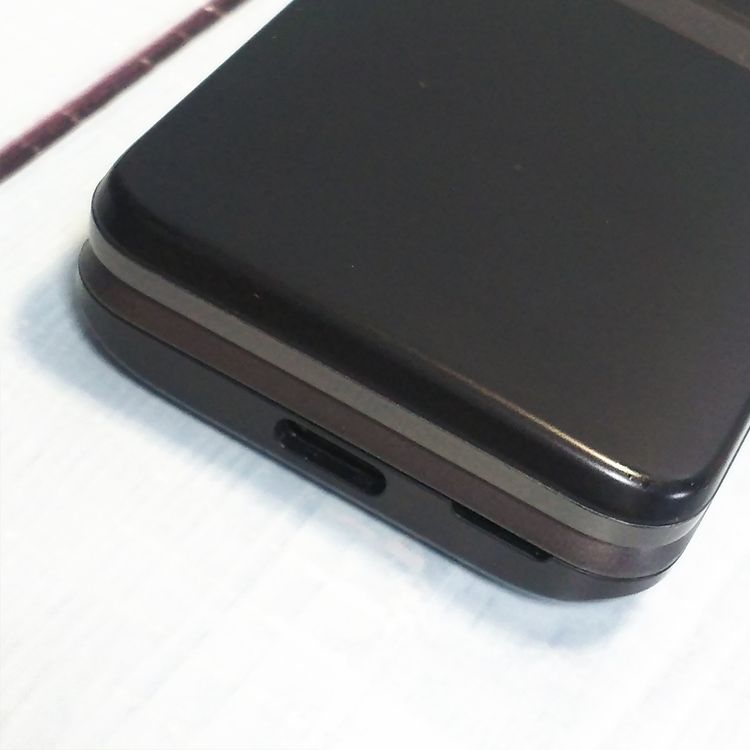 au ������ GRATINA �� KYF39 ˡ�ͥ�ǥ� �����쥹��������  651