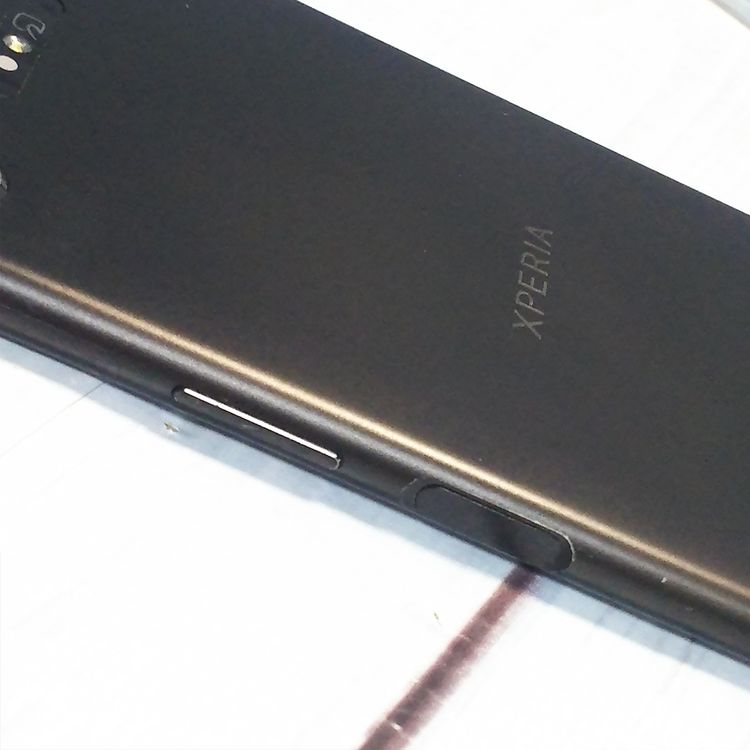 au Xperia XZ1 SOV36 Black  866