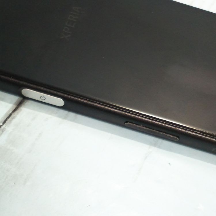 SONY Xperia XZs SOV35 au �֥�å�  628