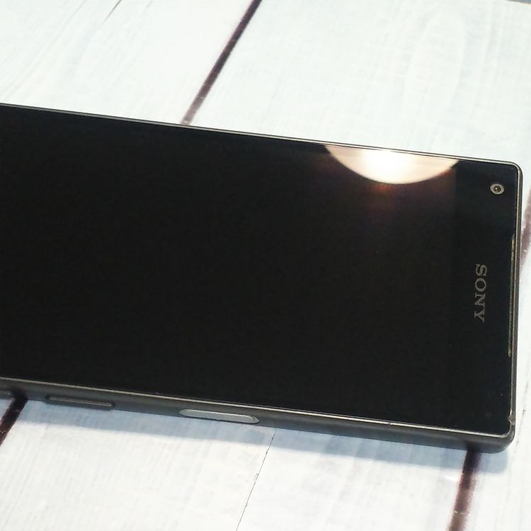 docomo Xperia Z5 Compact SO-02H Black  880