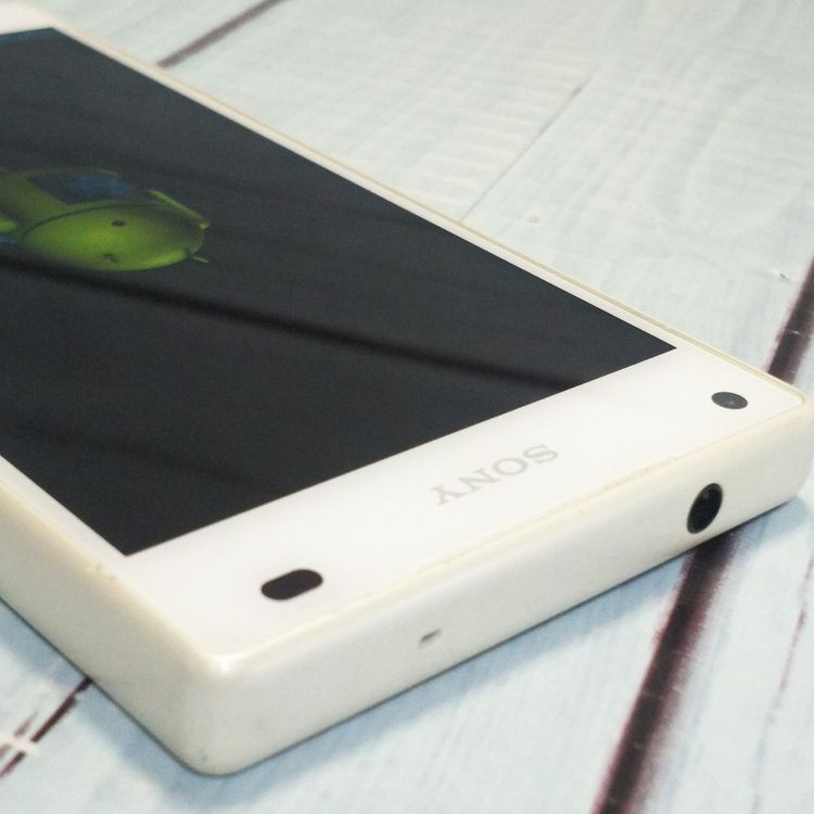 docomo Xperia Z5 Compact SO-02H WHITE  784