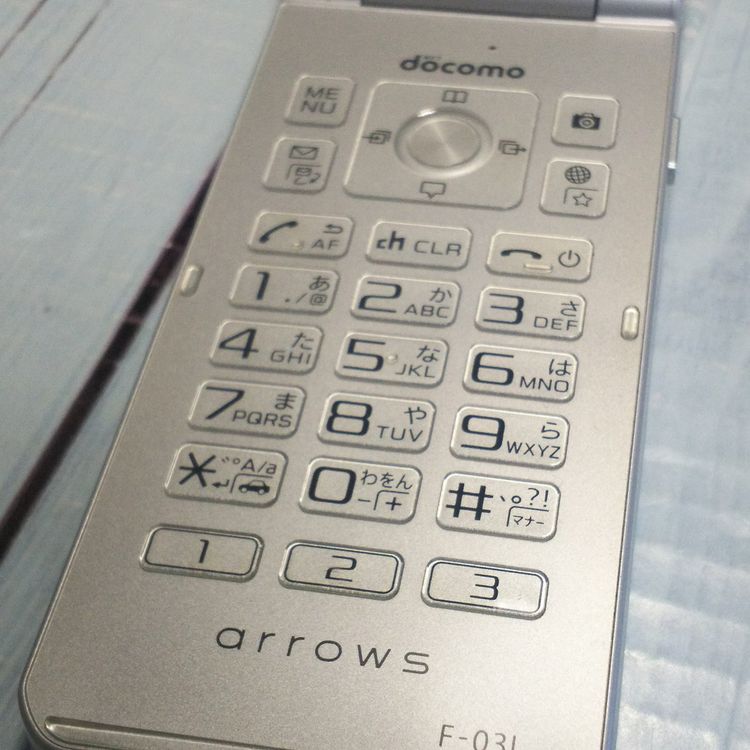 docomo arrows �ٻ��� �������� F-03L ����С�  747