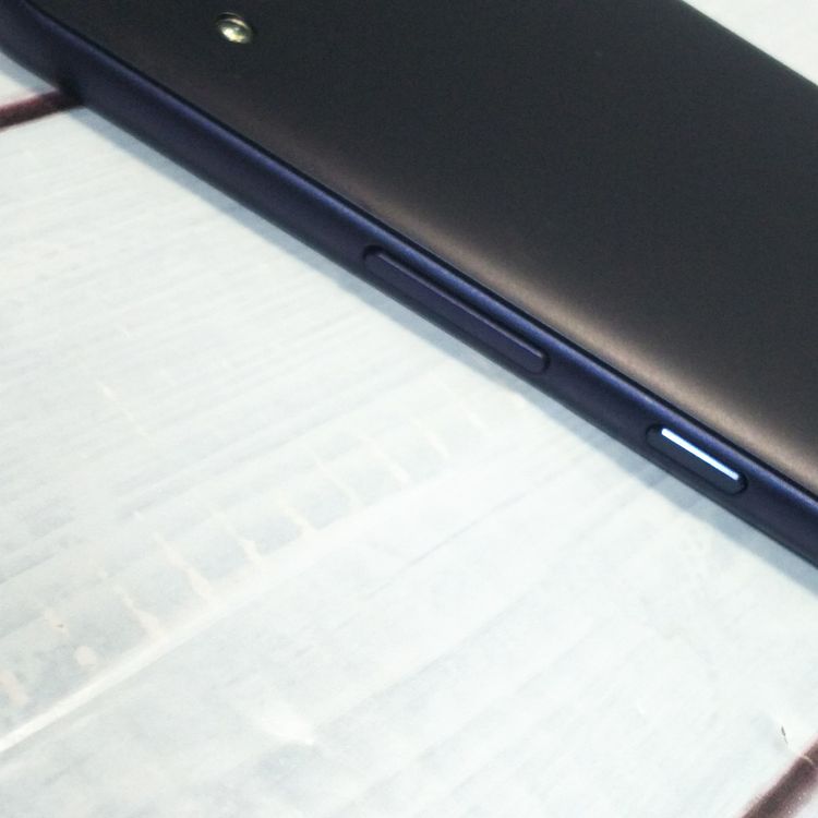 au Qua phone QZ ������ KYV44 ����ǥ���  860