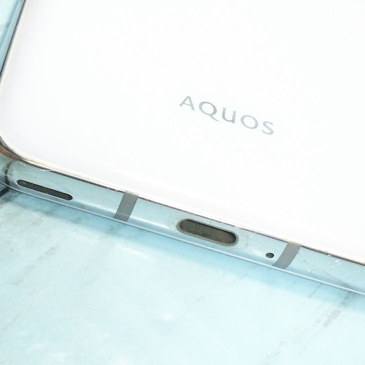 docomo AQUOS R2 SH-03K Platinum White  792